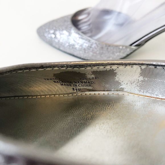Marc Fisher Metallic Glitter Ankle Strap Pumps Heels Silver Pointed Toe Size 8.5 - Picture 13 of 13